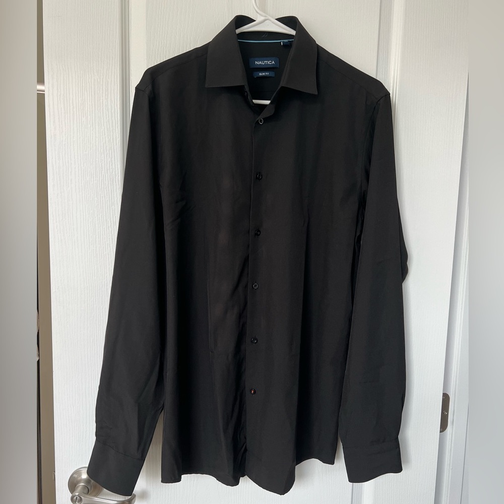 Nautica Size M Slim Fit Black Button Down, 15-15 1/2, 34/35